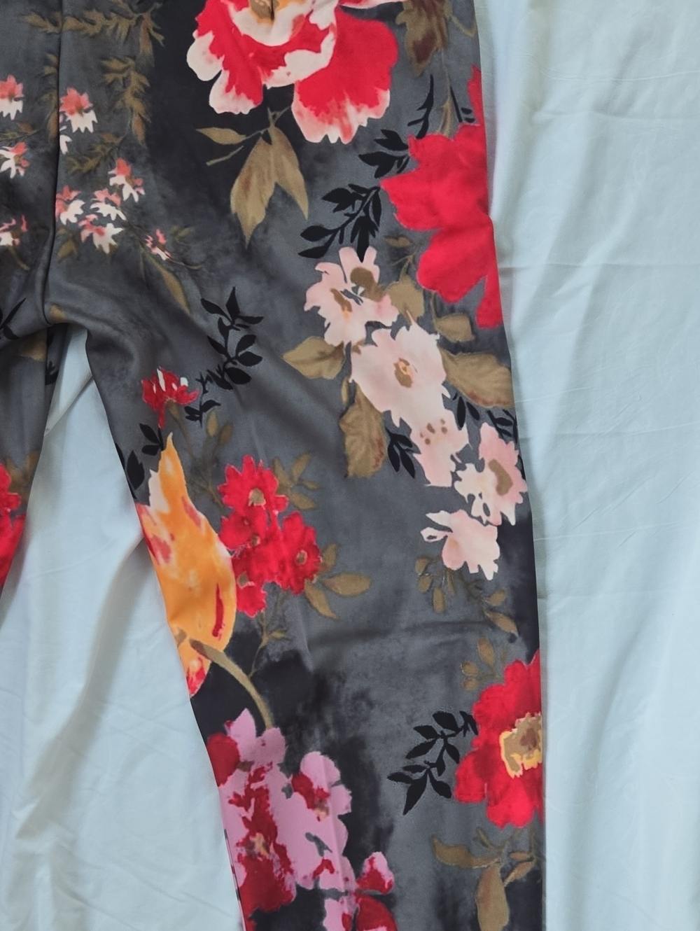 Men's Pants Grey With Multi Color Flowers On Front/Back Beautiful Rich Colors - Picture 13 of 15